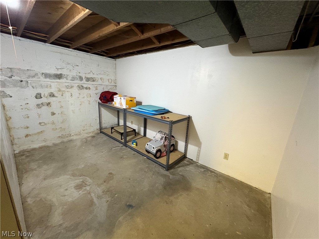 1697 W South Range Road North Lima OH 44452