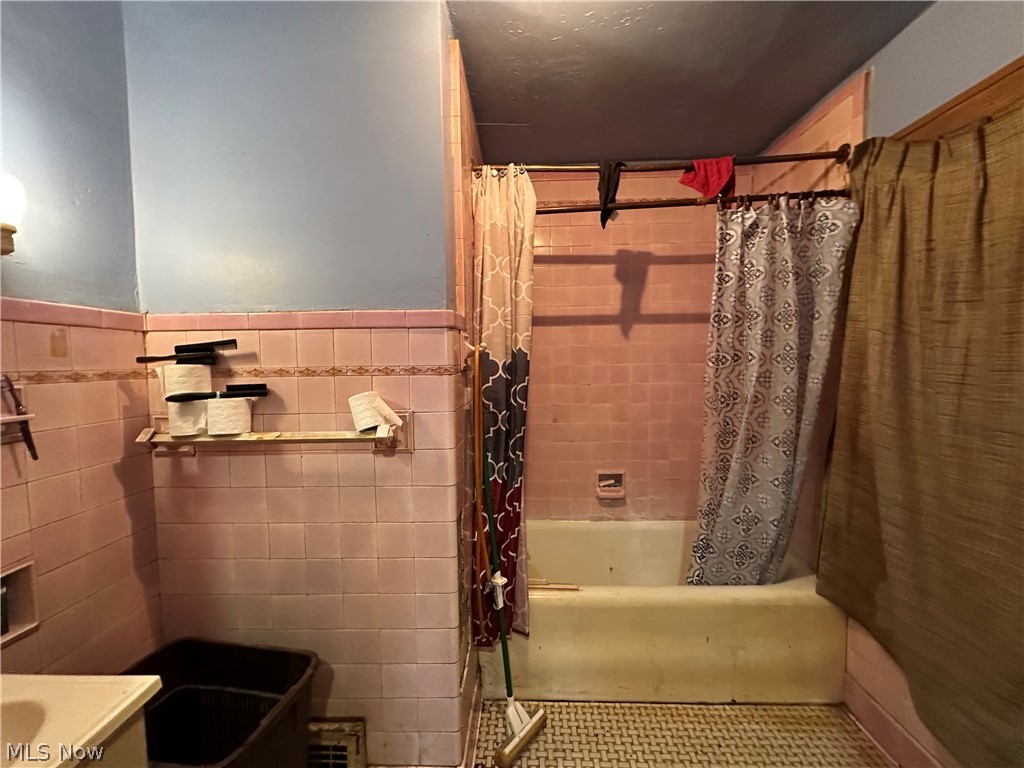612 Pittsburgh Street Steubenville OH 43952