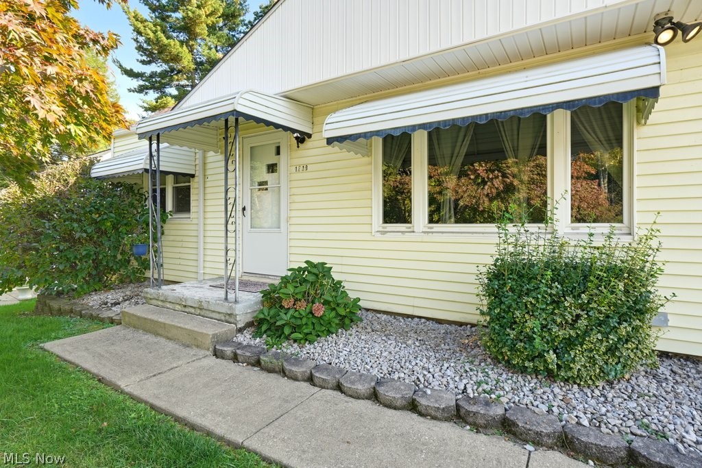 1718 Woodlawn Avenue NW Canton OH 44708