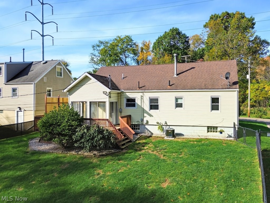 1718 Woodlawn Avenue NW Canton OH 44708