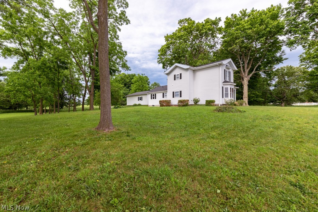 7377 Pontius Street NE Hartville OH 44632