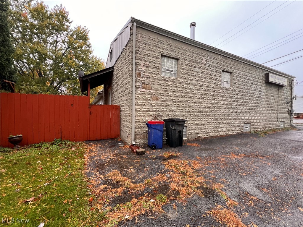 44993 Crestview Road Columbiana OH 44408