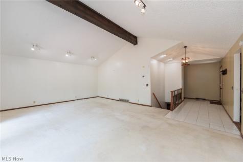 2520 W Skyline Drive Lorain OH 44053