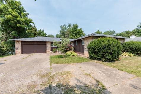 2520 W Skyline Drive Lorain OH 44053