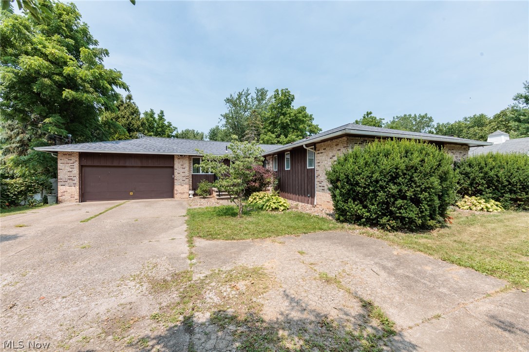 2520 W Skyline Drive Lorain OH 44053