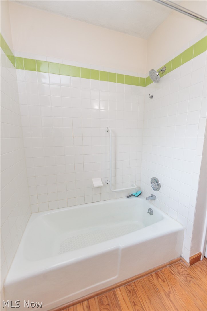 2520 W Skyline Drive Lorain OH 44053