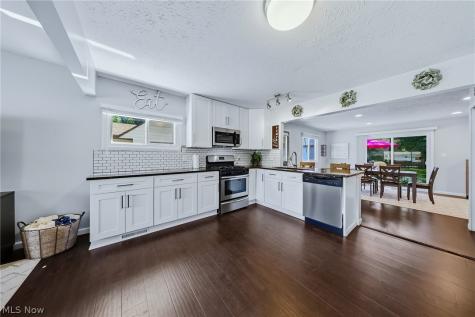 572 Woodmere Drive Berea OH 44017