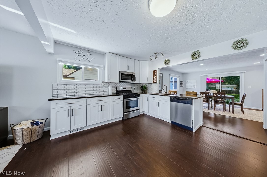 572 Woodmere Drive Berea OH 44017
