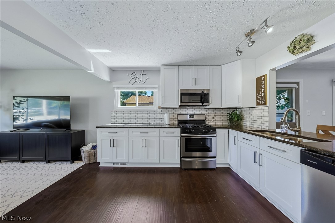 572 Woodmere Drive Berea OH 44017