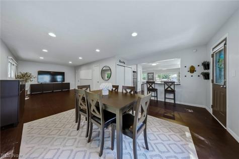 572 Woodmere Drive Berea OH 44017