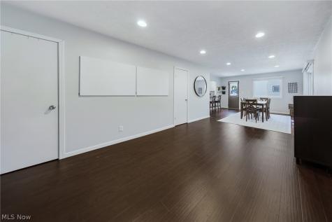 572 Woodmere Drive Berea OH 44017