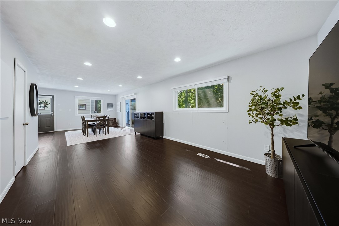 572 Woodmere Drive Berea OH 44017