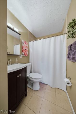 572 Woodmere Drive Berea OH 44017