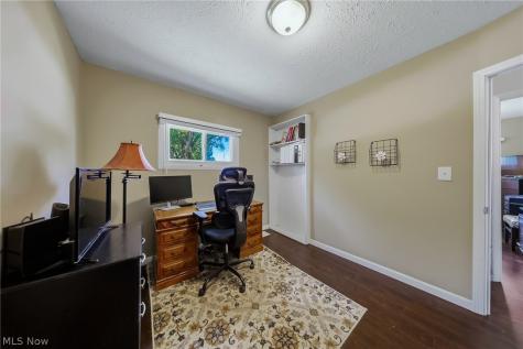 572 Woodmere Drive Berea OH 44017