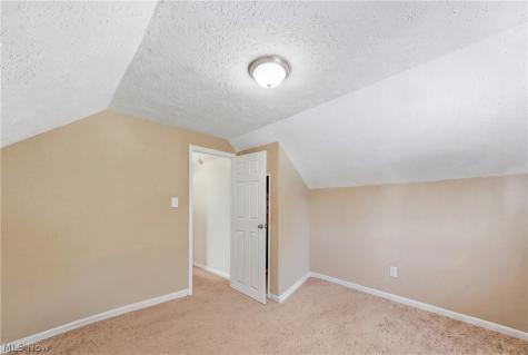 572 Woodmere Drive Berea OH 44017