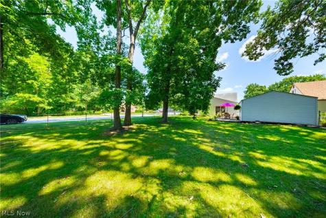 572 Woodmere Drive Berea OH 44017