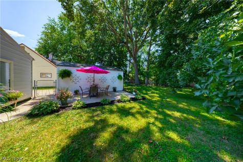 572 Woodmere Drive Berea OH 44017