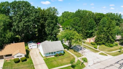 572 Woodmere Drive Berea OH 44017