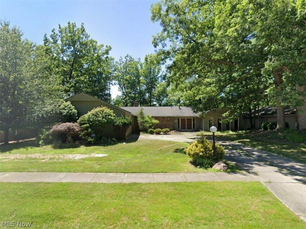 12236 Moss Point Road Strongsville OH 44136