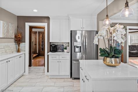2236 Edgerton Road University Heights OH 44118