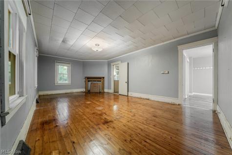 2266 Glenridge Road Euclid OH 44117