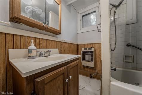 2266 Glenridge Road Euclid OH 44117