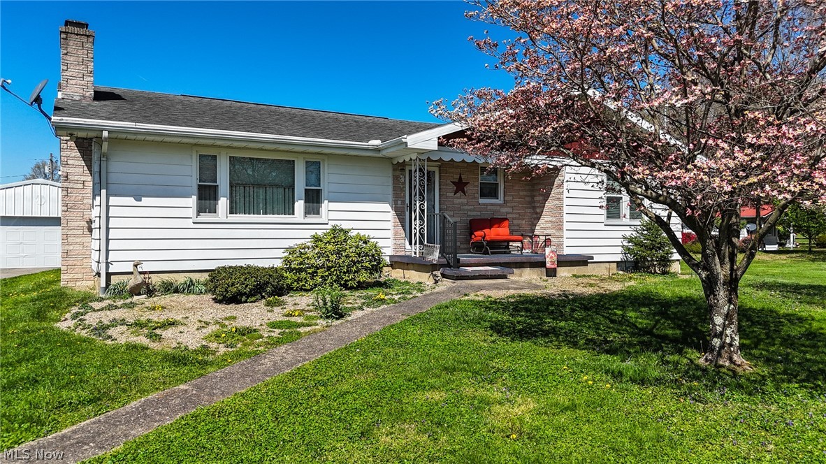 35 Poinciana Street Newport OH 45768