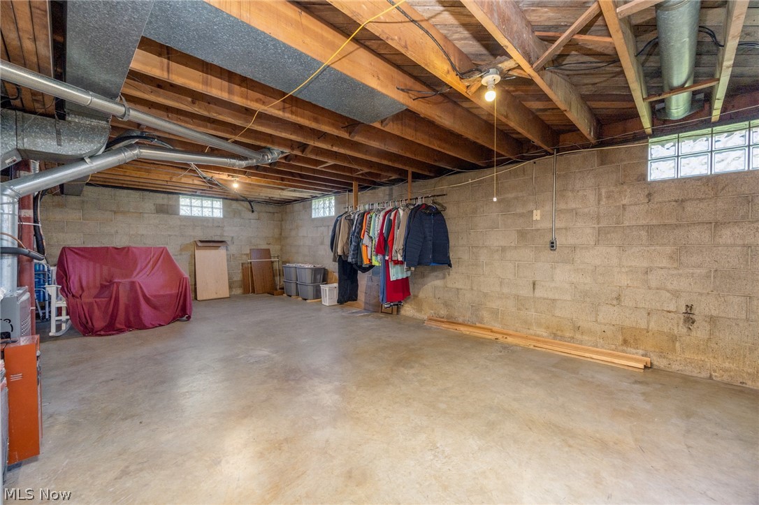35 Poinciana Street Newport OH 45768
