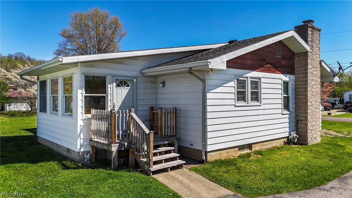 35 Poinciana Street Newport OH 45768