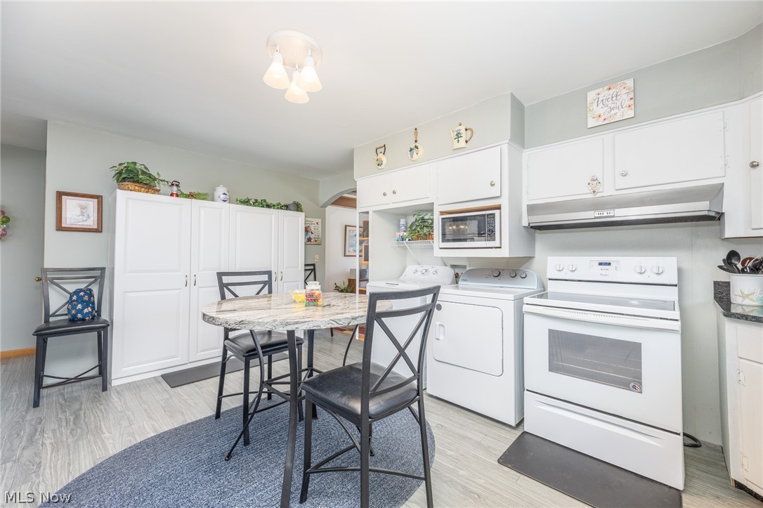 35 Poinciana Street Newport OH 45768