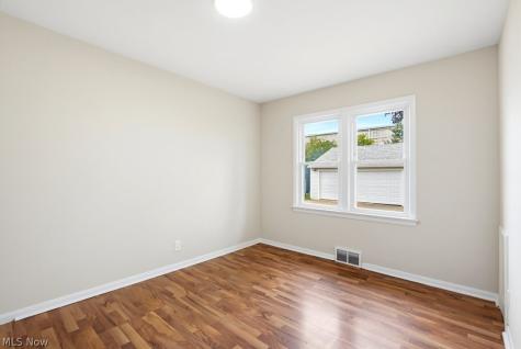 20777 Bowling Green Road Maple Heights OH 44137