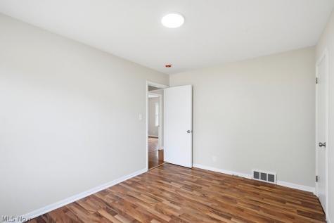 20777 Bowling Green Road Maple Heights OH 44137