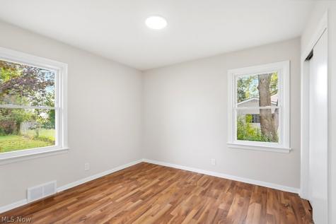 20777 Bowling Green Road Maple Heights OH 44137