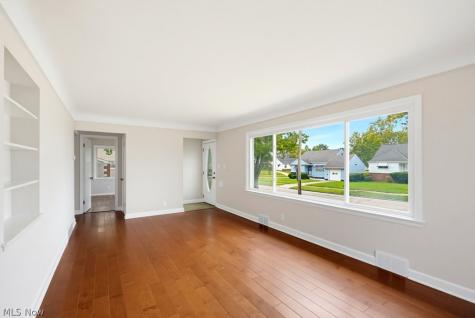 20777 Bowling Green Road Maple Heights OH 44137
