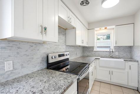 20777 Bowling Green Road Maple Heights OH 44137