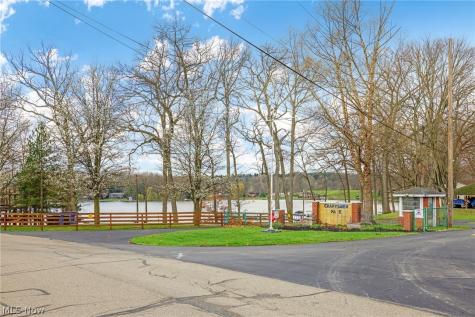4385 Rex Lake Drive New Franklin OH 44319