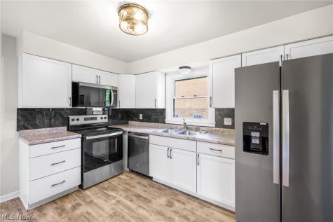 4385 Rex Lake Drive New Franklin OH 44319