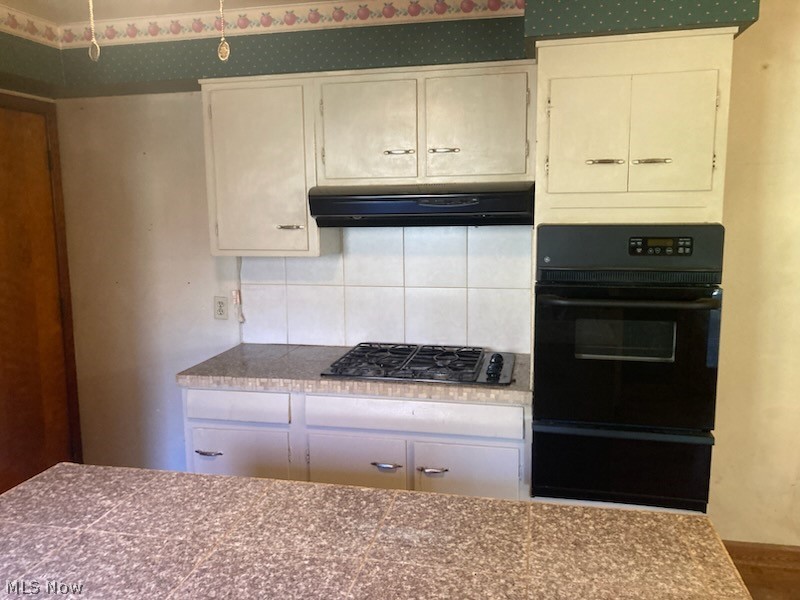 2381 Hillwood Street Magnolia OH 44643