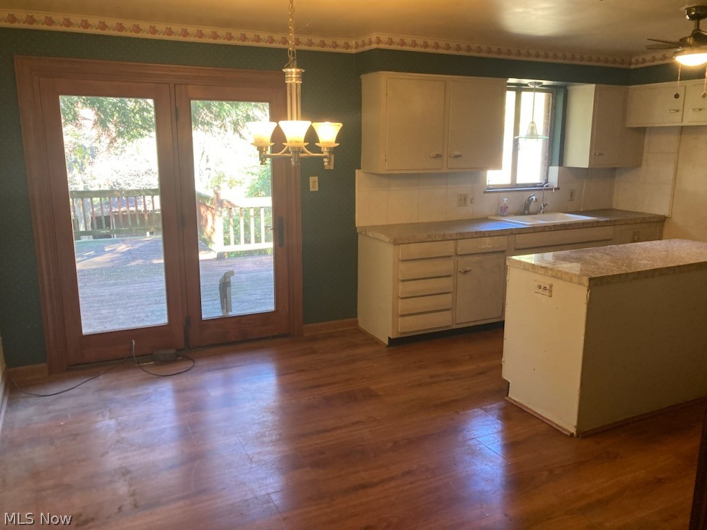 2381 Hillwood Street Magnolia OH 44643