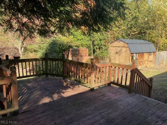 2381 Hillwood Street Magnolia OH 44643