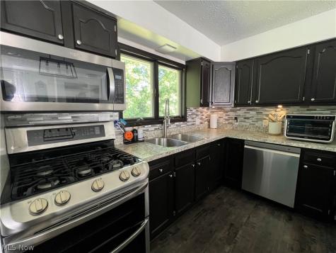 1258 Cherry Lane Brunswick OH 44212