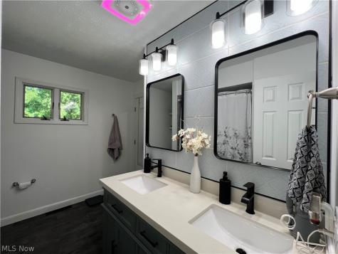 1258 Cherry Lane Brunswick OH 44212