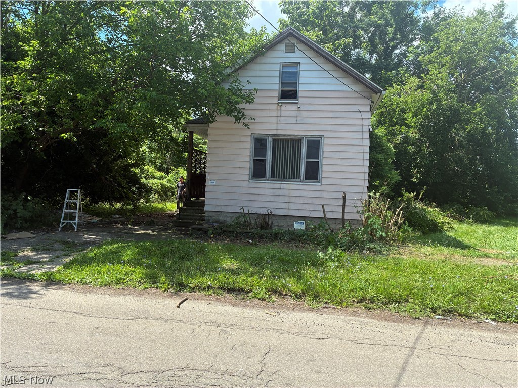 6902 Morgan Avenue Cleveland OH 44127