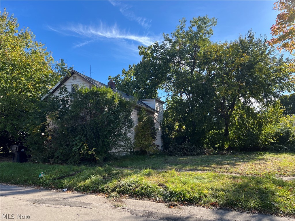 6902 Morgan Avenue Cleveland OH 44127