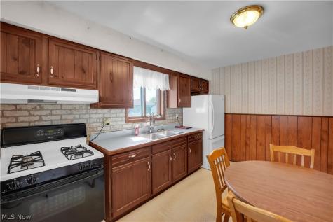 15540 Paulding Boulevard Brook Park OH 44142