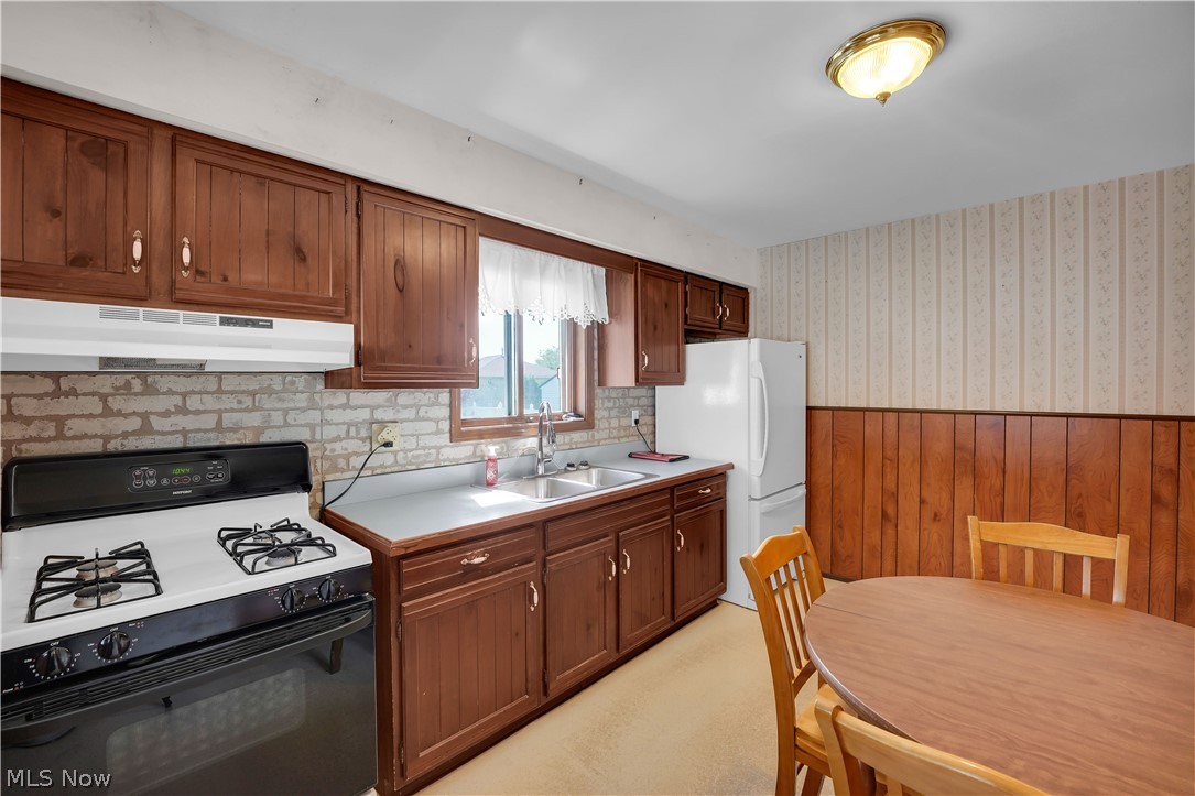 15540 Paulding Boulevard Brook Park OH 44142