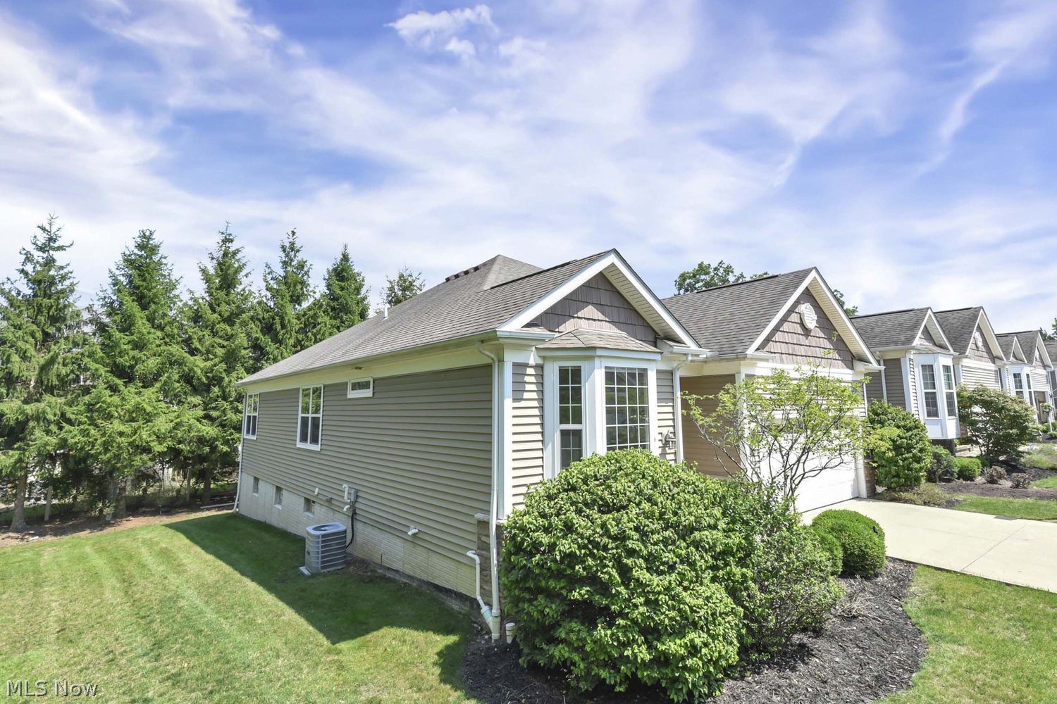 19 Bristol Lane Rocky River OH 44116