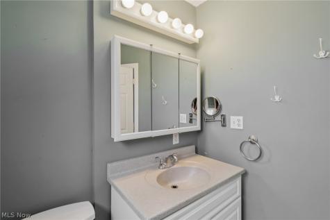 26626 Osborn Road Bay Village OH 44140