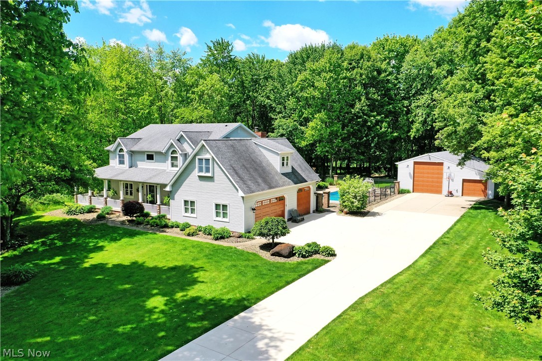 6752 Brookhollow Drive Lordstown OH 44481