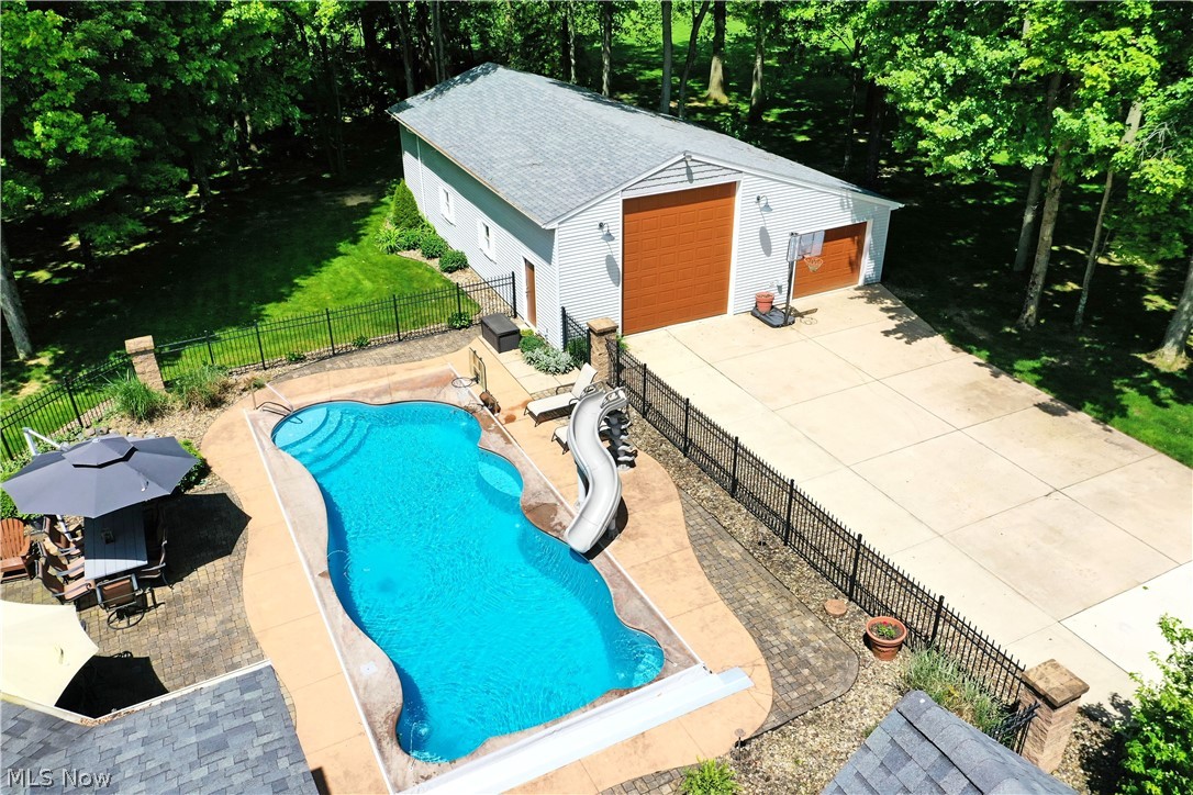 6752 Brookhollow Drive Lordstown OH 44481